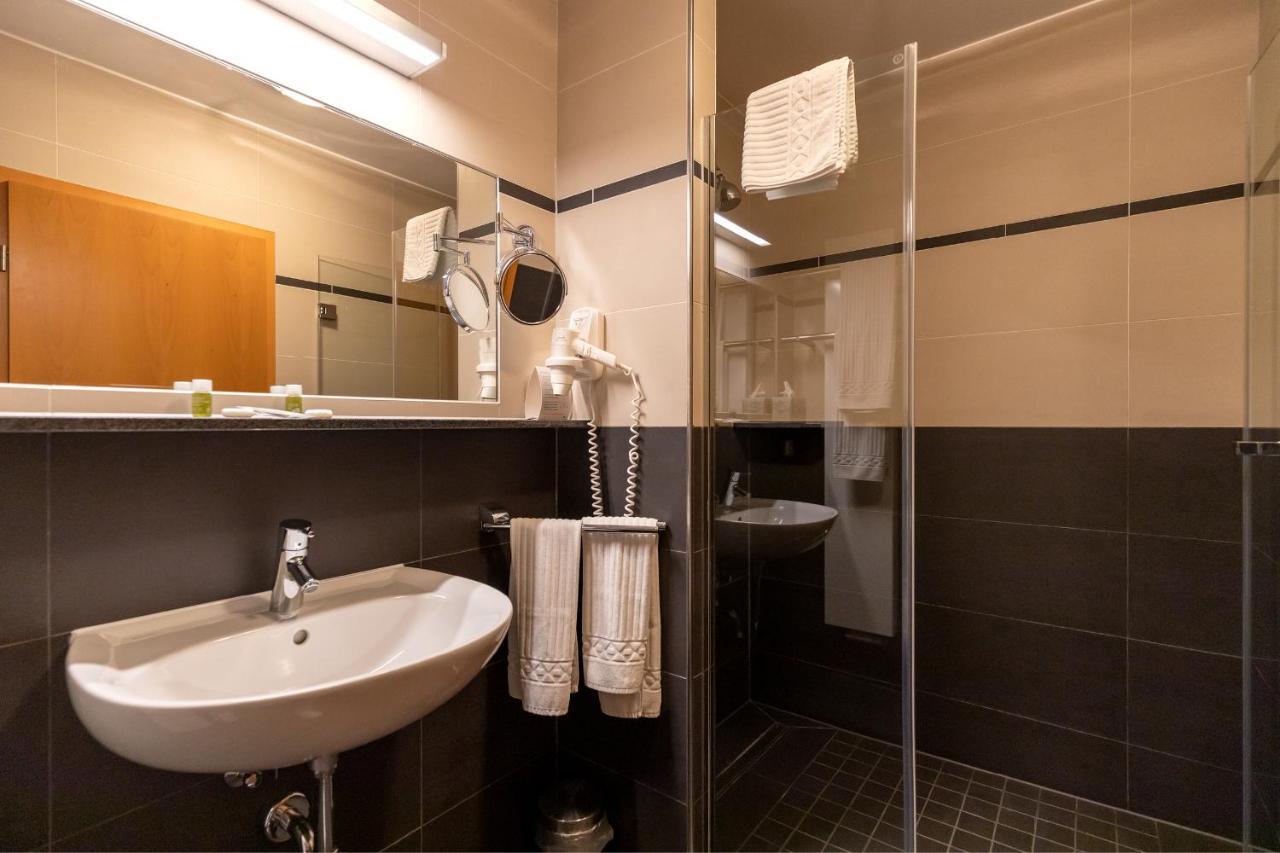 Hotel Garni " Am Domplatz" エアフルト エクステリア 写真