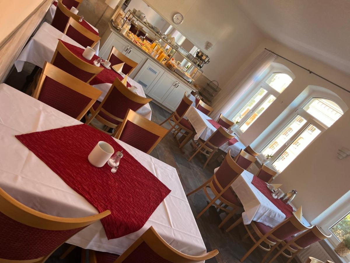 Hotel Garni " Am Domplatz" エアフルト エクステリア 写真